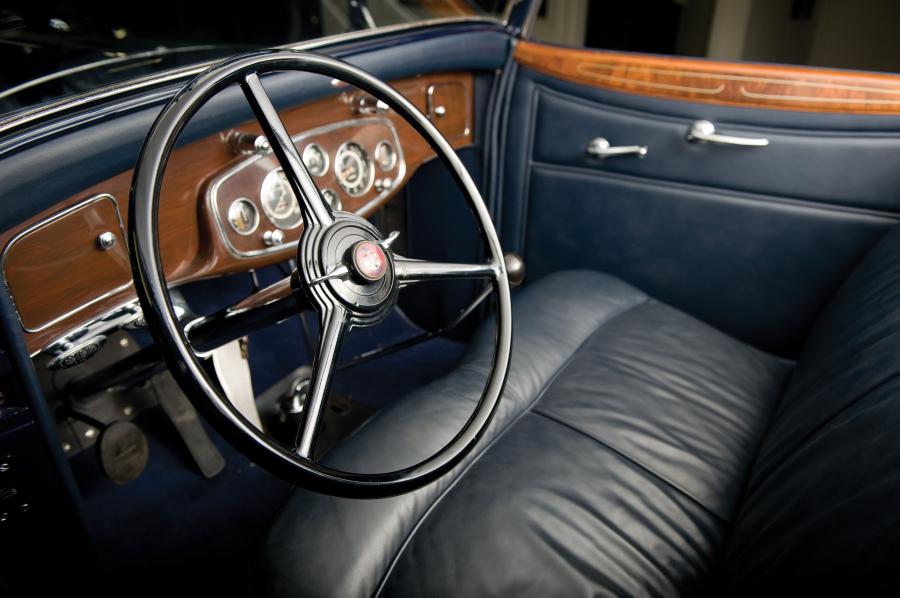  Pierce-Arrow 12 Model 1242 Convertible Sedan 1933 года  (фото 3 из 5)